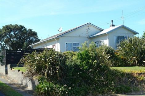 Photo of property in 28 Dorset Street, Patea, 4520