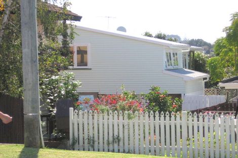 Photo of property in 1/99 Matipo Road, Mairangi Bay, Auckland, 0630