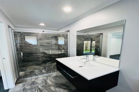 Photo of property in 55 Leathem Crescent, Pokeno, 2402