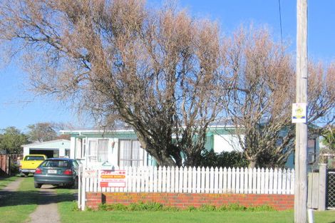 Photo of property in 28 Roore Street, Foxton Beach, Foxton, 4815