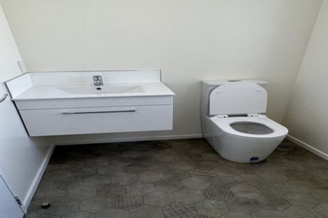 Photo of property in 22 Hawker Street, Mount Victoria, Wellington, 6011