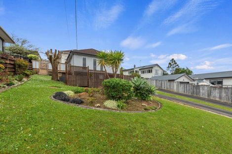 Photo of property in 1/573 Beach Road, Murrays Bay, Auckland, 0630