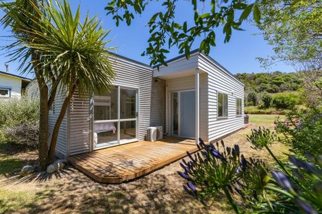 Photo of property in 56 Pinedale Crescent, Riversdale Beach, Masterton, 5872
