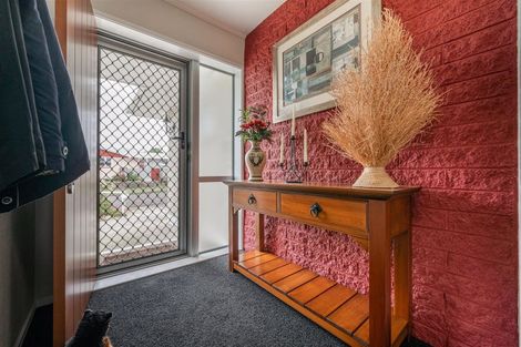 Photo of property in 11 Coronet Place, Awapuni, Palmerston North, 4412