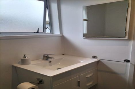 Photo of property in 5/25 West Coast Road, Glen Eden, Auckland, 0602