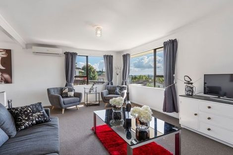 Photo of property in 82 Keegan Drive, Massey, Auckland, 0614