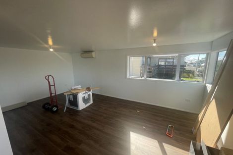 Photo of property in 77 Mould Street, Waitara, 4320