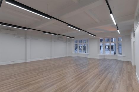 Photo of property in 1e Queen Street, New Plymouth, 4310