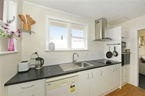 Photo of property in 2/33 Ward Street, Trentham, Upper Hutt, 5018