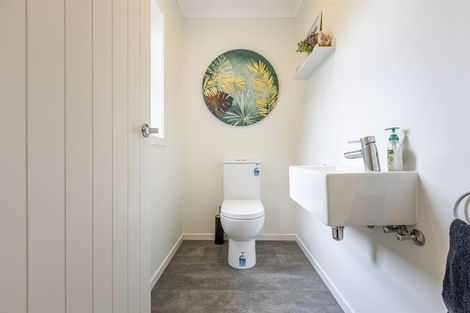 Photo of property in 23 Chestnut Close, Kelvin Grove, Palmerston North, 4414