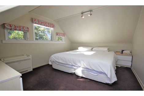 Photo of property in 72 Oxford Street, Lyttelton, 8082