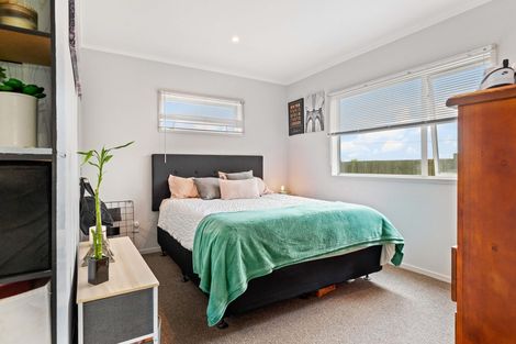 Photo of property in 56 Makora Road, Massey, Auckland, 0614