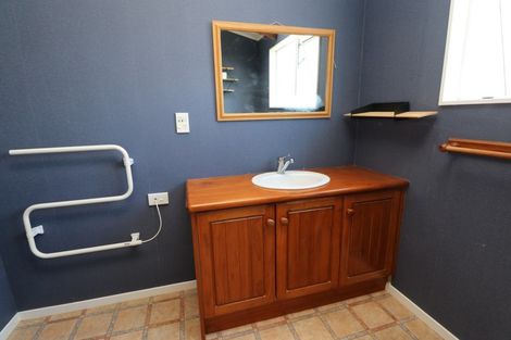 Photo of property in 37 Thomas Place, Foxton Beach, Foxton, 4815