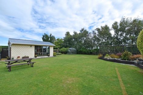 Photo of property in 17 Aloway Street, Wallacetown, 9816