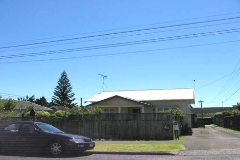 Photo of property in 1/3 Alma Road, Milford, Auckland, 0620
