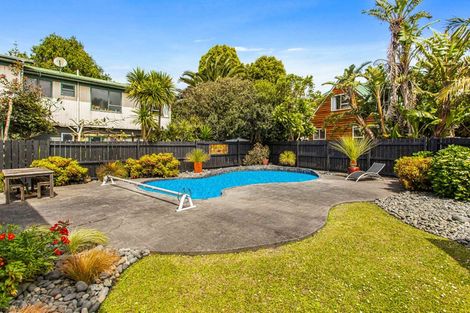 Photo of property in 31 Rewarewa Road, Te Atatu Peninsula, Auckland, 0610