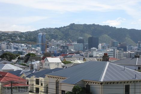 Photo of property in 8/4 Derby Street, Mount Victoria, Wellington, 6011