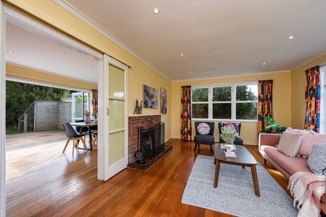 Photo of property in 7 Park Avenue, Tawa, Wellington, 5028