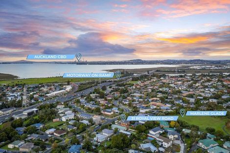 Photo of property in 31 Royal View Road, Te Atatu South, Auckland, 0610