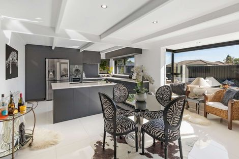 Photo of property in 6 Robertson Street, Glenholme, Rotorua, 3010