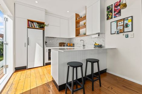 Photo of property in 50 Hollis Road, Paraparaumu Beach, Paraparaumu, 5032