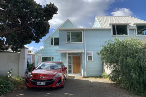 Photo of property in 253 Queens Drive, Lyall Bay, Wellington, 6022