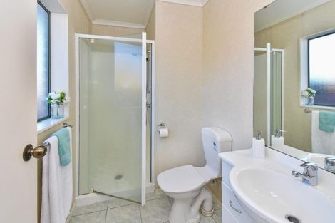 Photo of property in 33 Sandwick Drive, Weymouth, Auckland, 2103