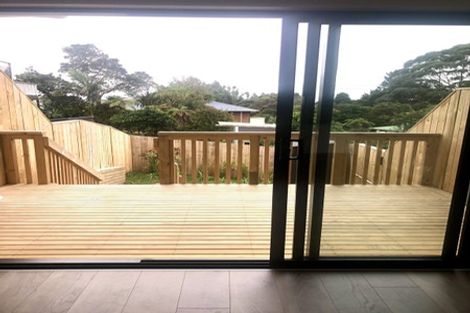 Photo of property in 5 Morihana Close, Glen Eden, Auckland, 0602