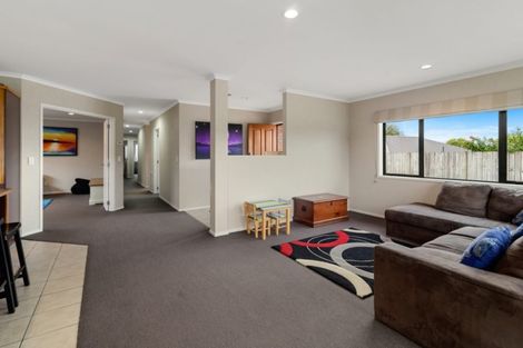 Photo of property in 33 Mccahon Drive, Pukehangi, Rotorua, 3015