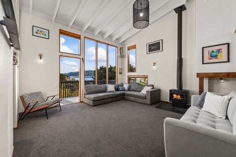 Photo of property in 7 Ayr Place, Papakowhai, Porirua, 5024