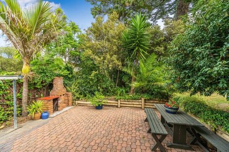 Photo of property in 2/7 Sandford Street, Campbells Bay, Auckland, 0630