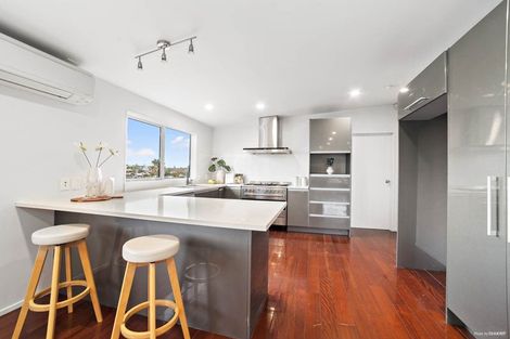 Photo of property in 65 Zara Court, Windsor Park, Auckland, 0632