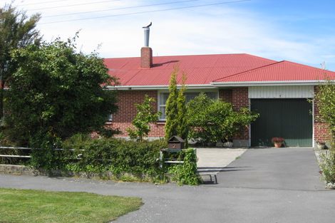 Photo of property in 2 Clayton Road, Amberley, 7410