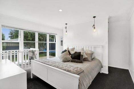 Photo of property in 215 Mangorei Road, Merrilands, New Plymouth, 4312