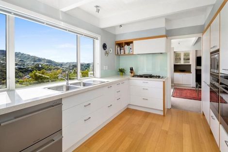 Photo of property in 14 Cavalry Close, Crofton Downs, Wellington, 6035