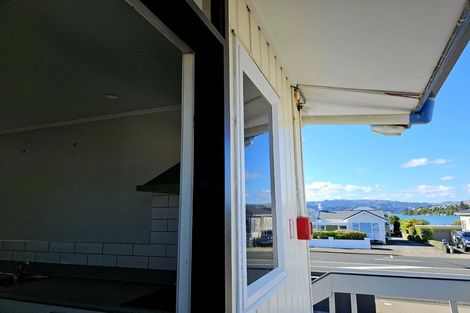 Photo of property in 6/35 Mana Esplanade, Paremata, Porirua, 5026