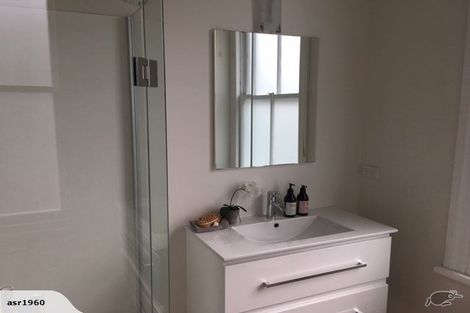 Photo of property in 34 Sentinel Road, Herne Bay, Auckland, 1011