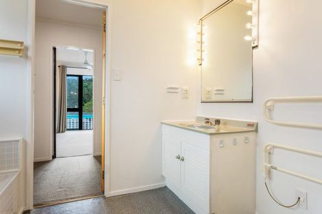 Photo of property in 44 Hale Crescent, Bayview, Auckland, 0629