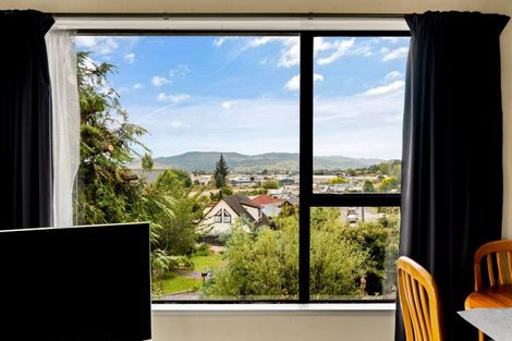 Photo of property in 72 Kinmont Crescent, Kinmont Park, Mosgiel, 9024