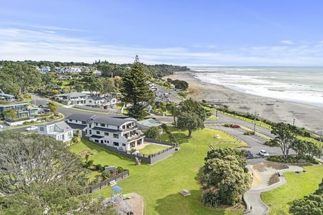 Photo of property in 1 Arden Place, Oakura, 4314