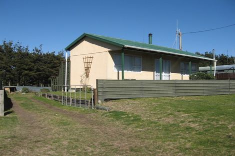 Photo of property in 46 Himatangi Street, Himatangi Beach, Foxton, 4891