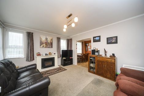 Photo of property in 19 Piper Place, Roslyn, Palmerston North, 4414