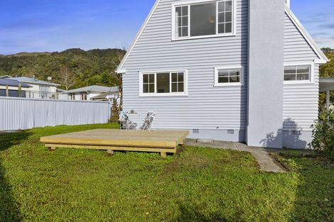Photo of property in 117 Horoeka Street, Stokes Valley, Lower Hutt, 5019