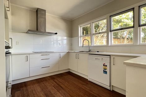 Photo of property in 14 Brian Avenue, Forrest Hill, Auckland, 0620