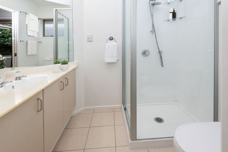 Photo of property in 8 Crescent Hills Court, Northpark, Auckland, 2013