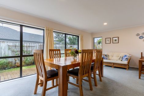 Photo of property in 32 Hadleigh Court, Paraparaumu, 5032