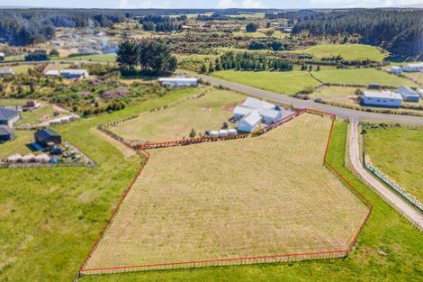 Photo of property in 16 Mowhia Grove, Waitarere, Levin, 5510