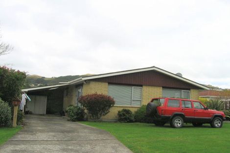 Photo of property in 7a Luckie Street, Tawa, Wellington, 5028