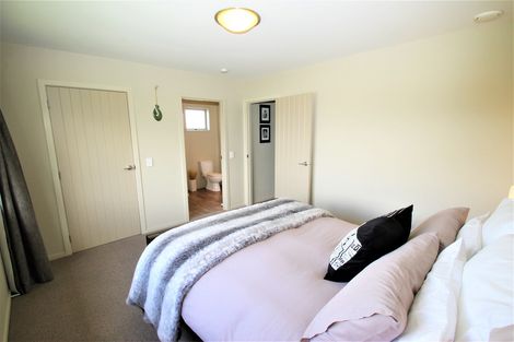 Photo of property in 9 Thomson Street, Green Island, Dunedin, 9018