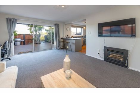 Photo of property in 523 Marine Parade, South New Brighton, Christchurch, 8062